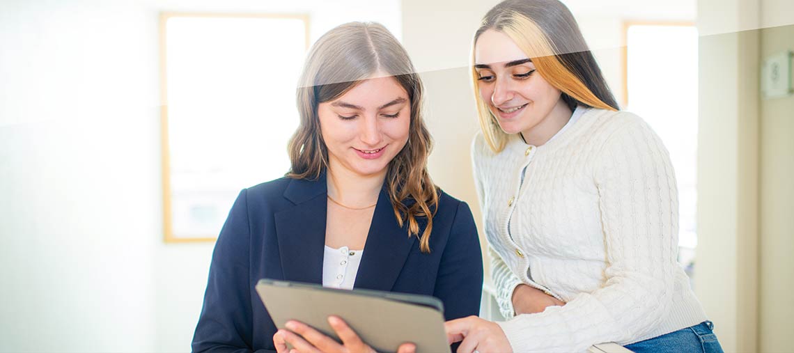 Infocenter Die HOGE & BERGHAUS Mandanteninfo mit Themen zu: Erbschaft- und Schenkungsteuererklärungen, Jahresabschlusserstellung und –analyse, Gewinnermittlungen für Photovoltaikanlagen, Mehrwertsteuersenkung, Umwandlung von Unternehmen uvm.